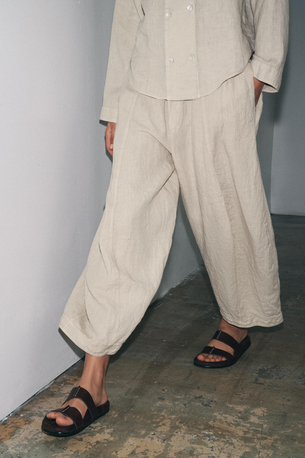LINEN TROUSERS ZW COLLECTION - Zara фото 3