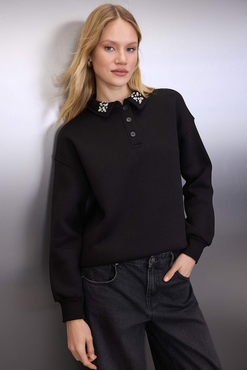 Siyah Yakas? Tas Detayl? Oversize/Genis Kal?p Orme Sweatshirt TWOAW26SW00121