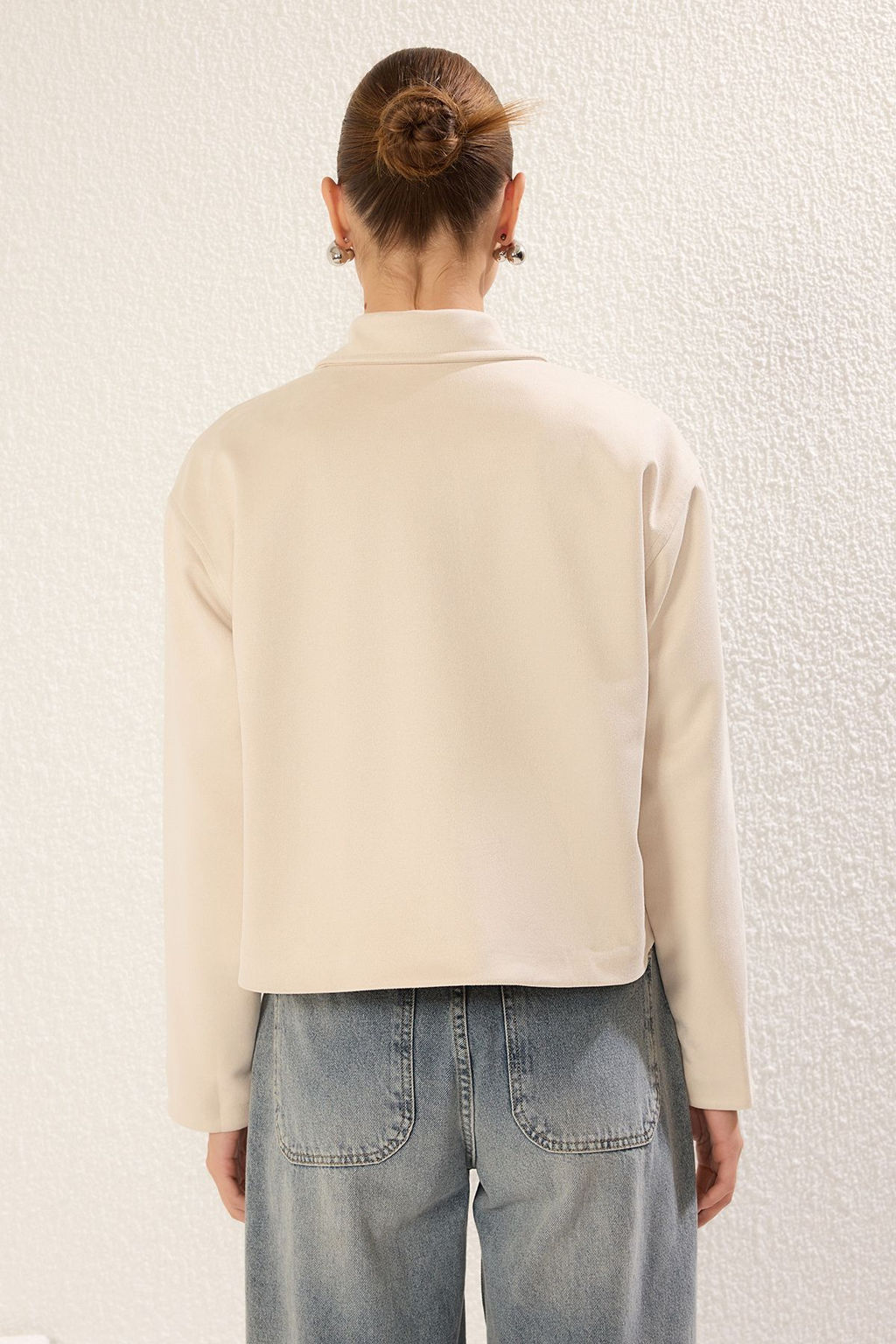 TRENDYOLMILLA Ekru Regular Suet Gomlek Yaka Ince Ceket Mont TWOSS25MO00011 фото 5