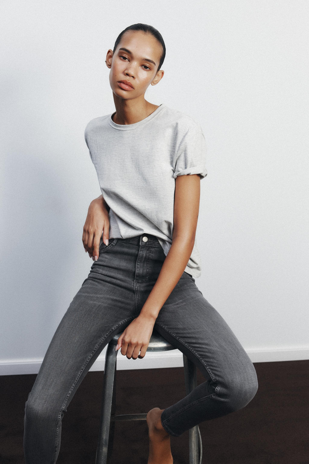 TRF SCULPT HIGH-WAIST JEANS - Zara фото 4