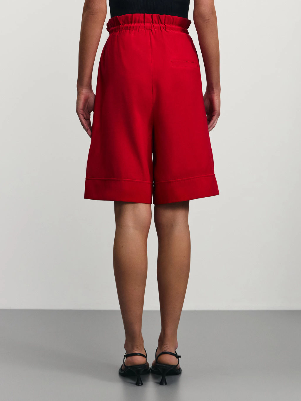 Удлиненные шорты из вискозы на завязках / Zarina  фото 5