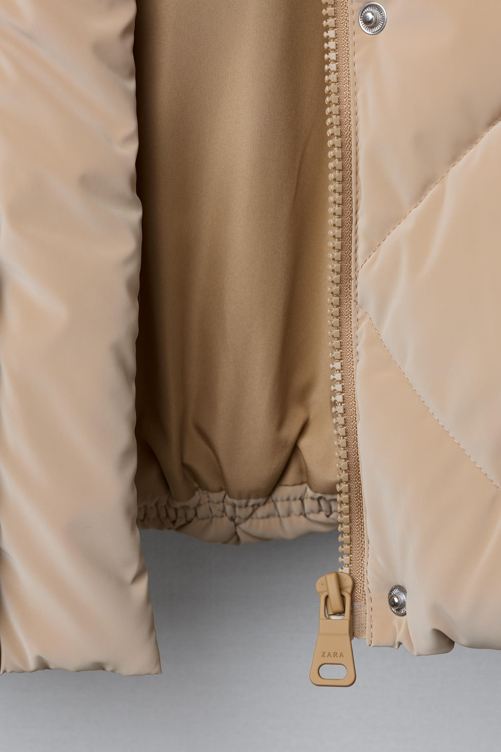 RUBBERISED PUFFER JACKET - Zara фото 8