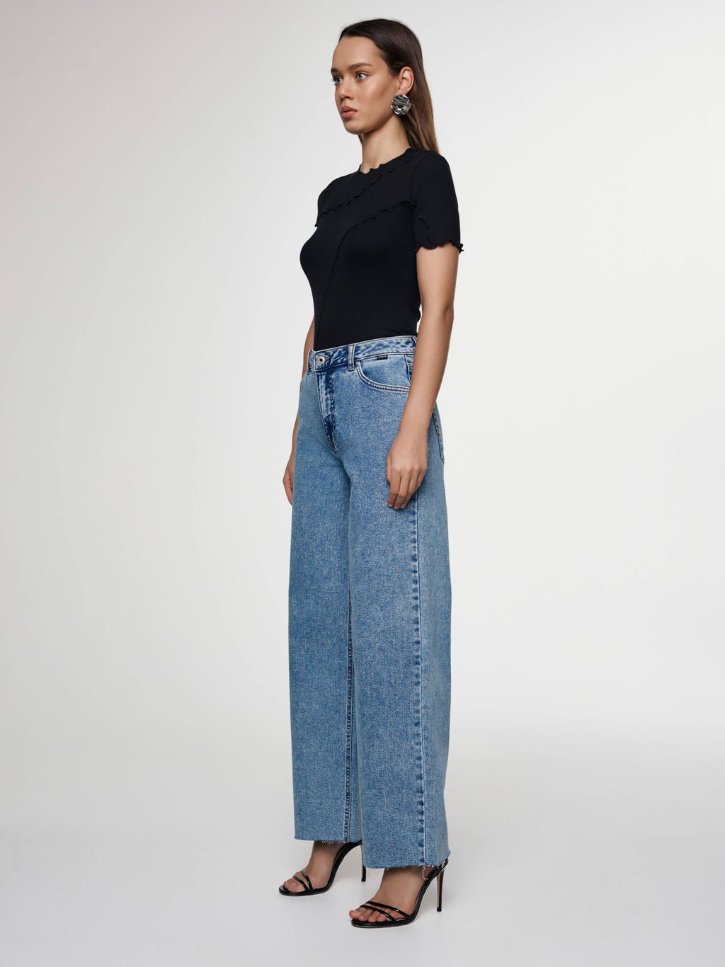CONTE CON-637 Широкие джинсы wide leg с необработанным краем light blue