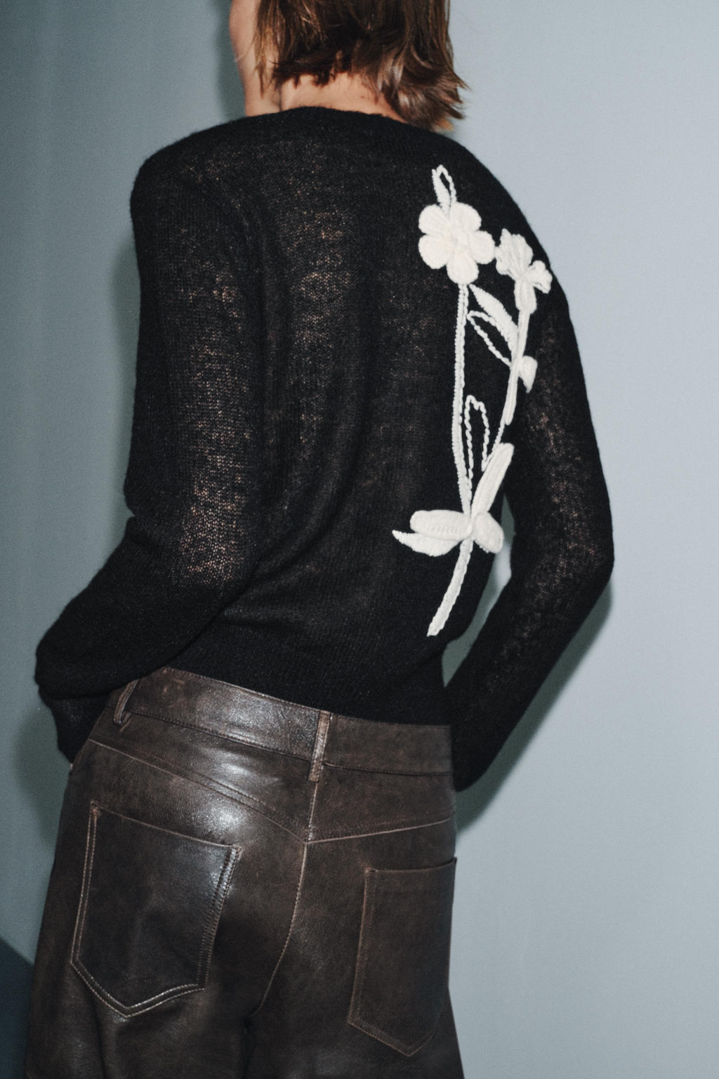 CARDIGAN WITH EMBROIDERED FLOWER - Zara фото 2