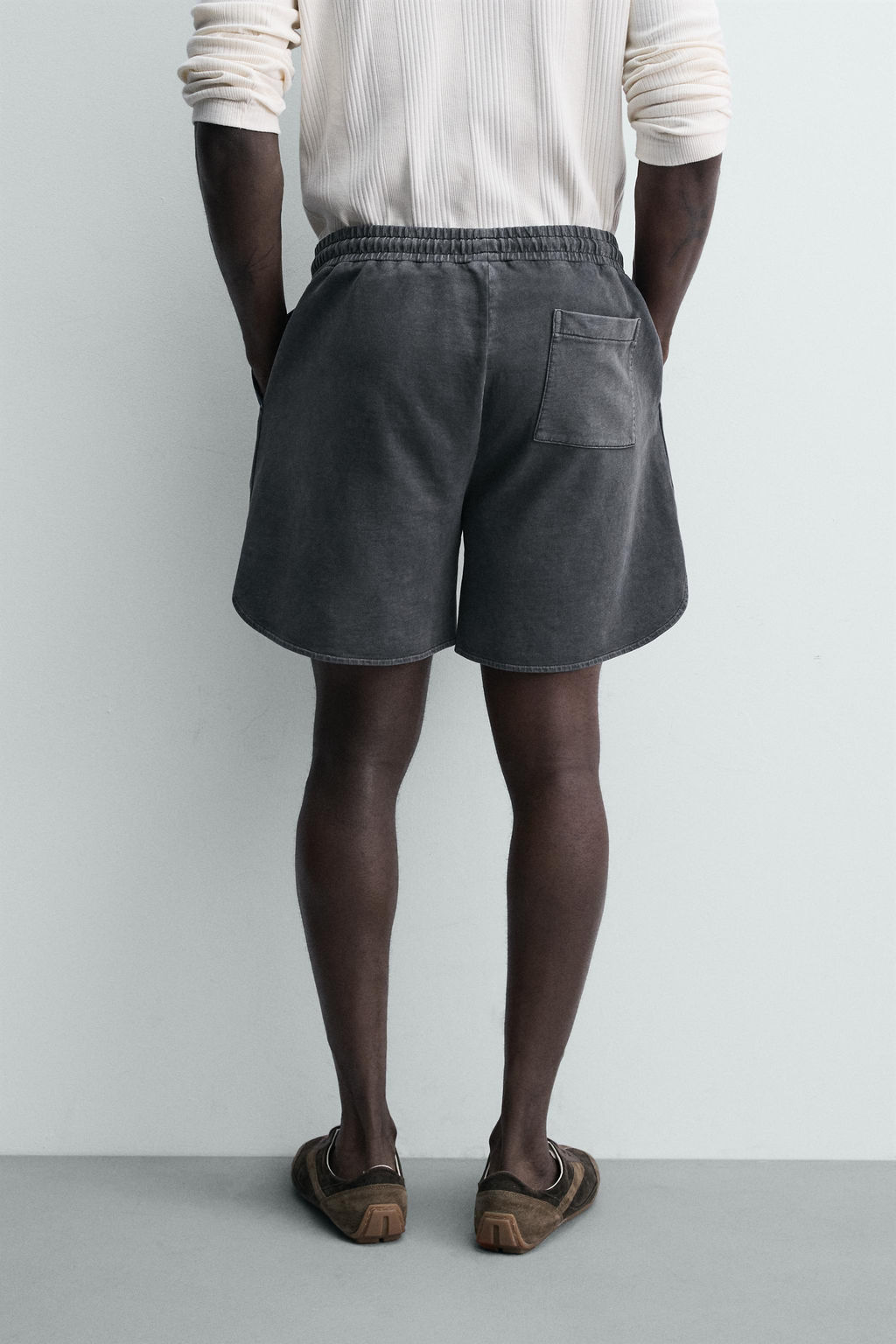 SHORTS JOGGER LAVADOS / Antracita oscuro