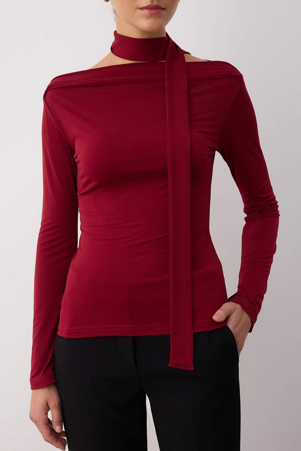 Trendyolmilla Siyah Sal Detayl? Fitted/Vucuda Oturan Esnek Orme Bluz TWOAW25BZ00107
