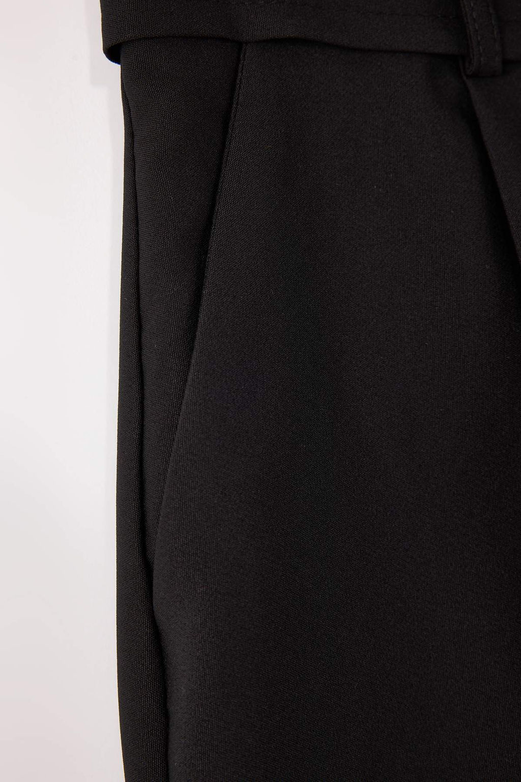 Siyah Kemerli K?sa Kumas Sort & Bermuda TWOSS26SR00008