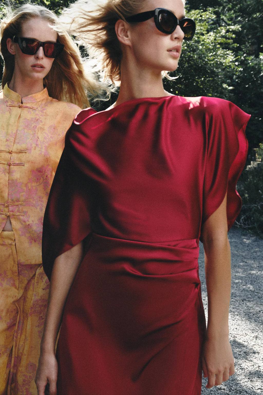 VESTIDO MIDI SATINADO CAPA / Rojo medio - Zara фото 3