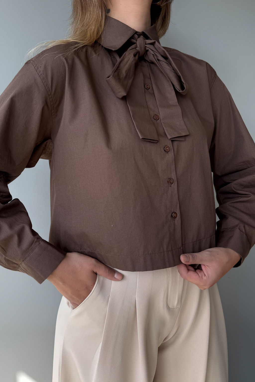 Kahverengi Fular Detayl? Hafif Crop Dokuma Gomlek TWOAW26GO00119 - Trendyolmilla фото 3