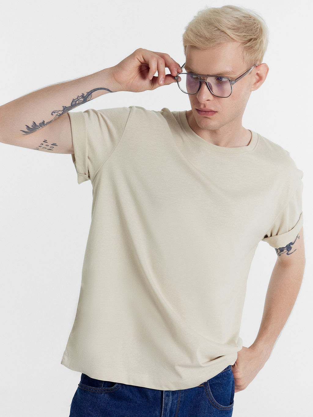 Футболка мужская в бежевом цвете холодный бежевый 111877