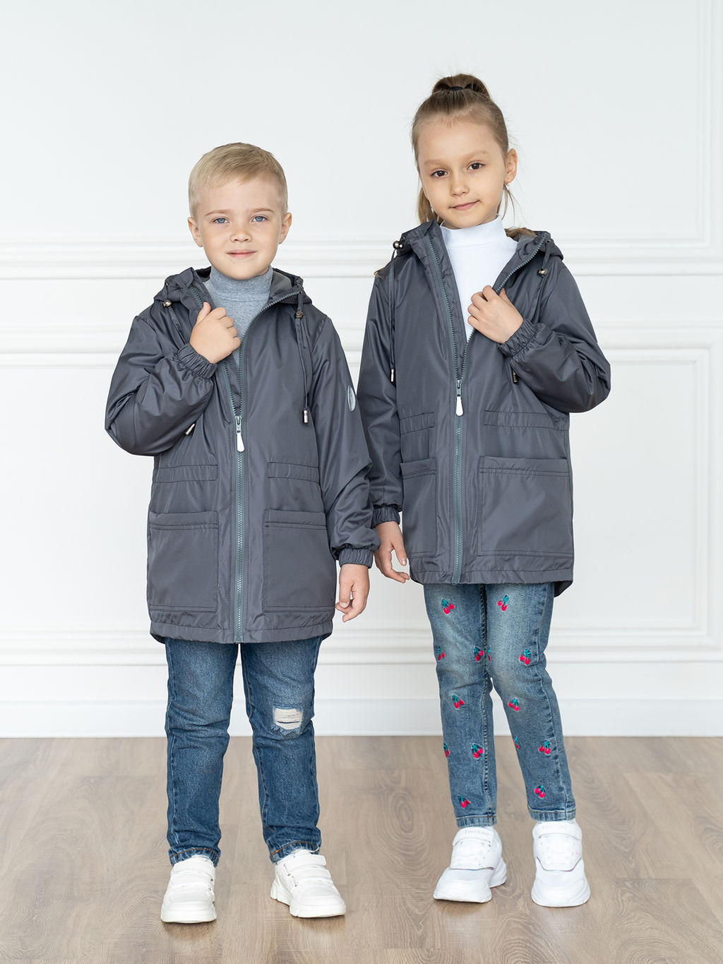 Ветровка детская серая