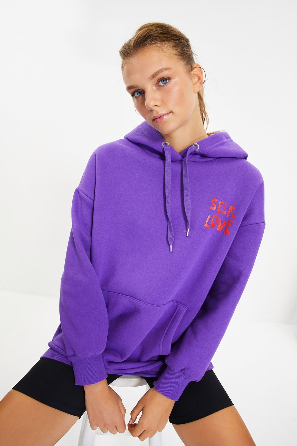 TRENDYOLMILLA Antrasit S?rt Bask? Detayl? Oversize/Genis Kal?p Kal?n Ici Polarl? Orme Sweatshirt TWOAW22SW0687  фото 17