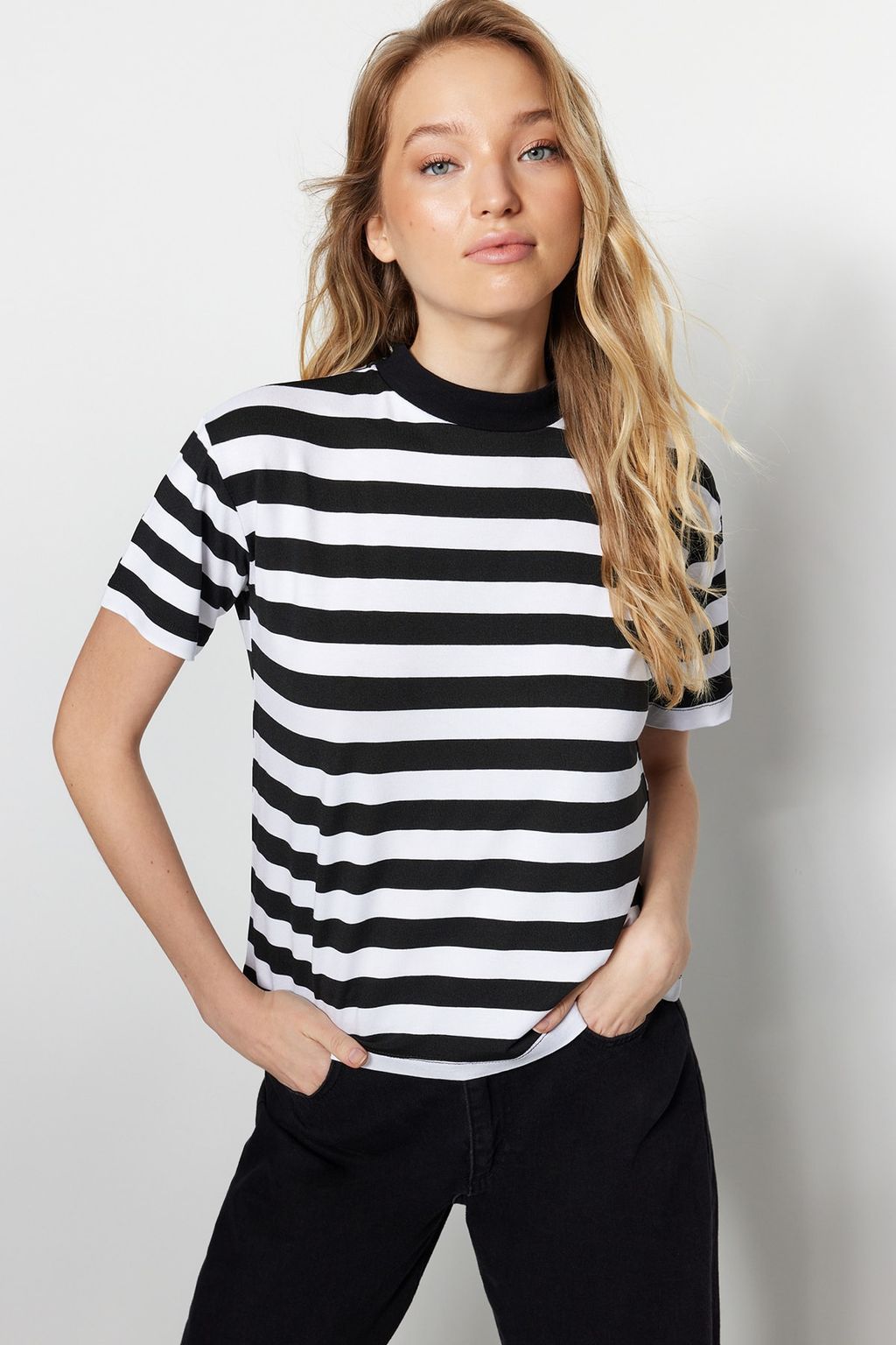 Beyaz-Siyah Beyaz Cizgili 2li Paket Basic Dik Yaka Orme T-Shirt TWOSS20TS1500