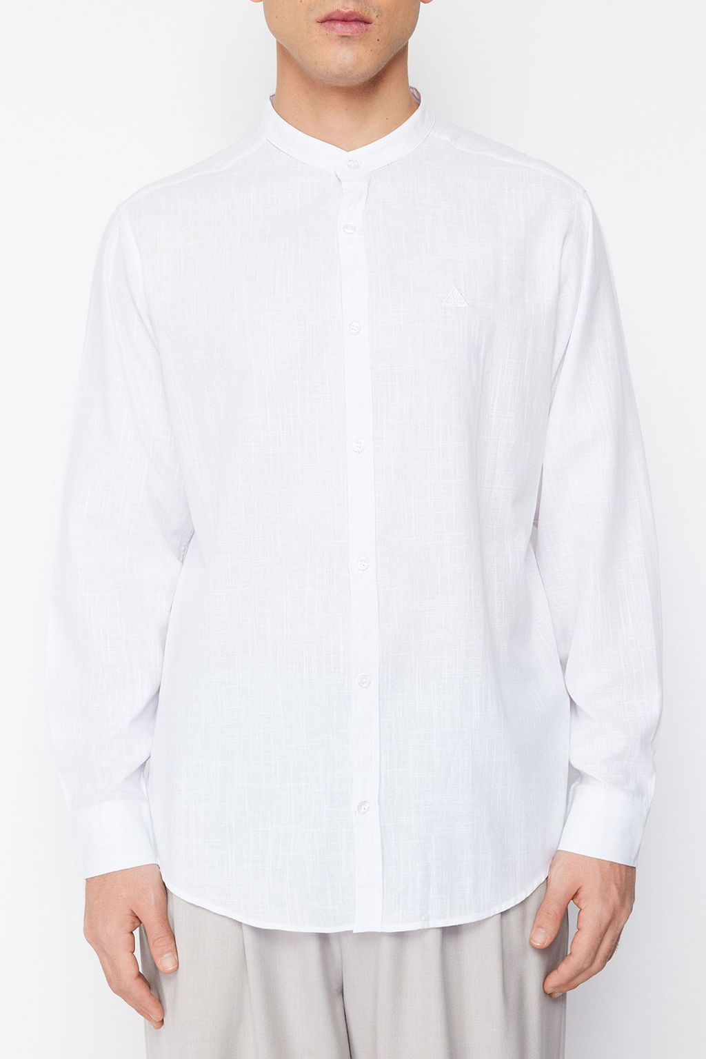 TRENDYOL MAN Beyaz Regular Fit Hakim Yaka Nak?s Detayl? %100 Pamuklu Gomlek TMNSS24GO00009 - Trendyolmilla фото 9