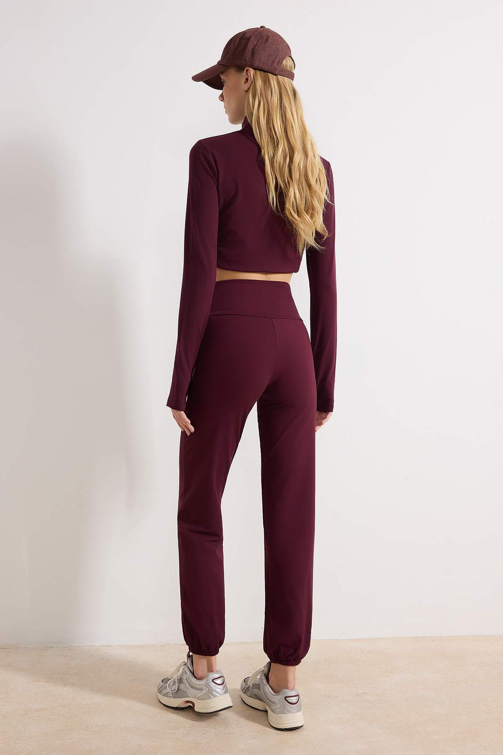 M_rd_m F_r_al_ Soft Kuma_ Reflekt_r Bask_l_ Spor _rme Tak_mlanabilir E_ofman Alt_ THMSS25EA00004 - Trendyolmilla фото 5