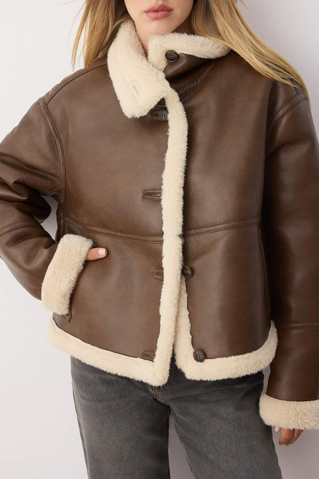 Kahverengi Oversize Kal?p Pelus Detayl? Suni Deri Mont TWOAW26MO00018