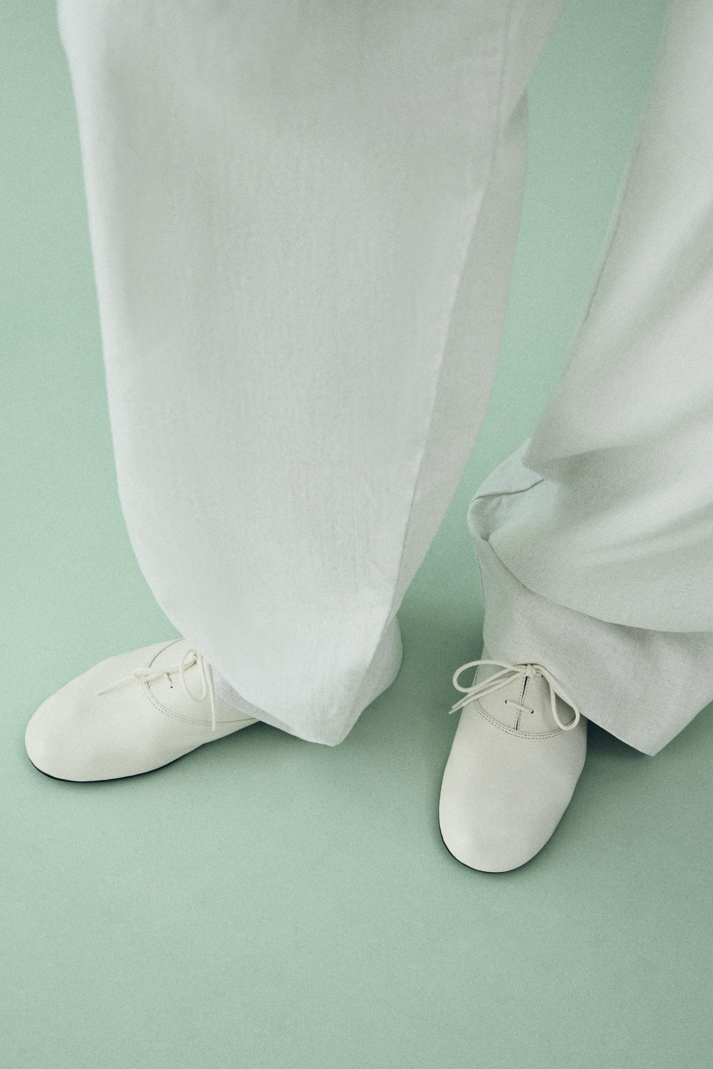 ZAPATO PIEL PLANO CORDONES / Blanco Crudo