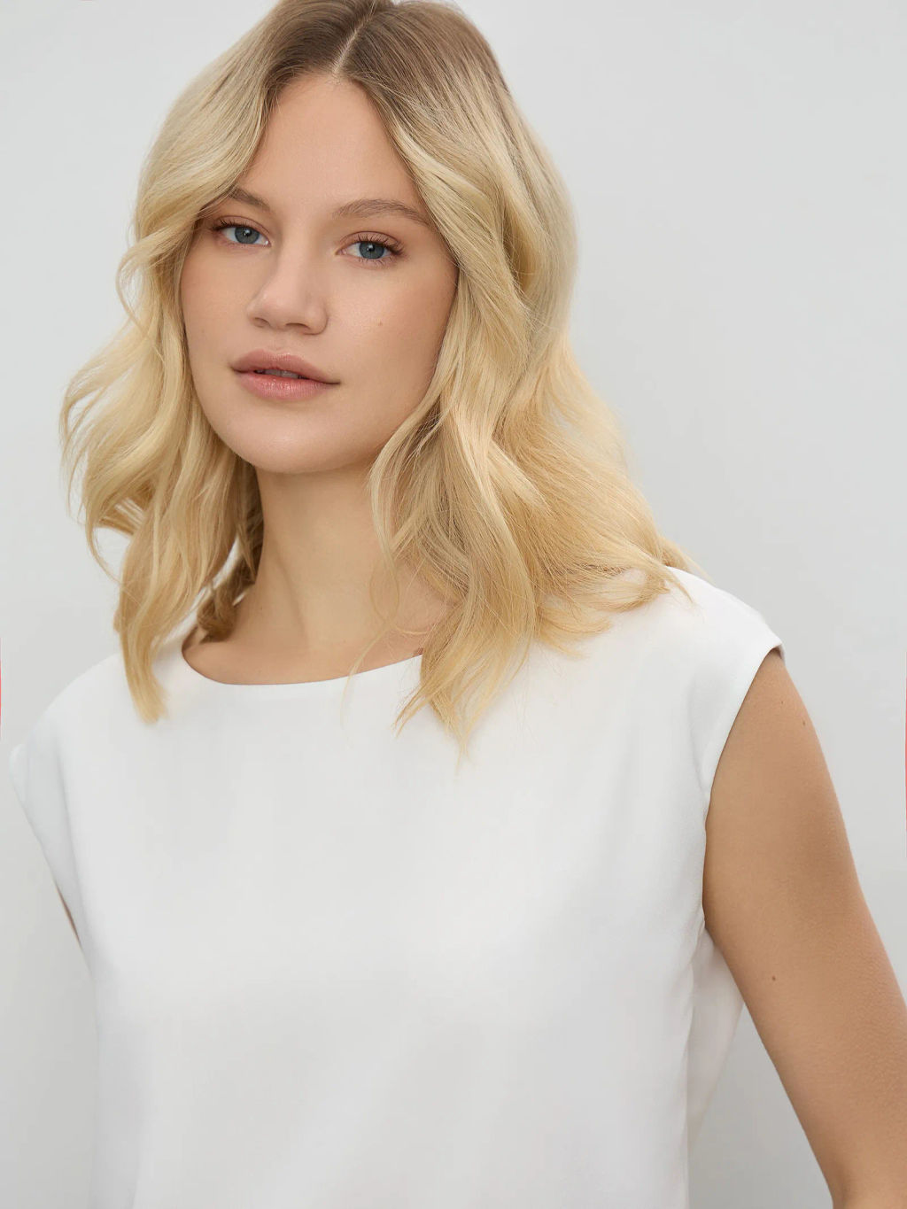 Однотонный топ - Emka фото 3