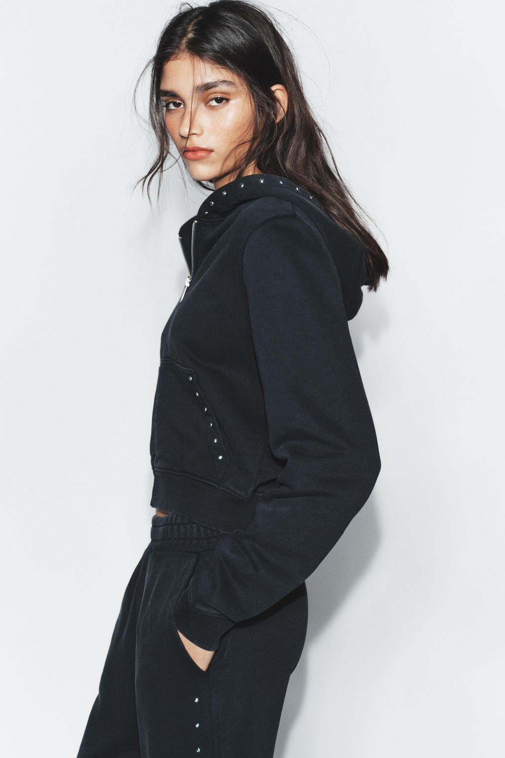 SUDADERA FELPA EFECTO LAVADO TACHAS / Carb?n - Zara фото 5