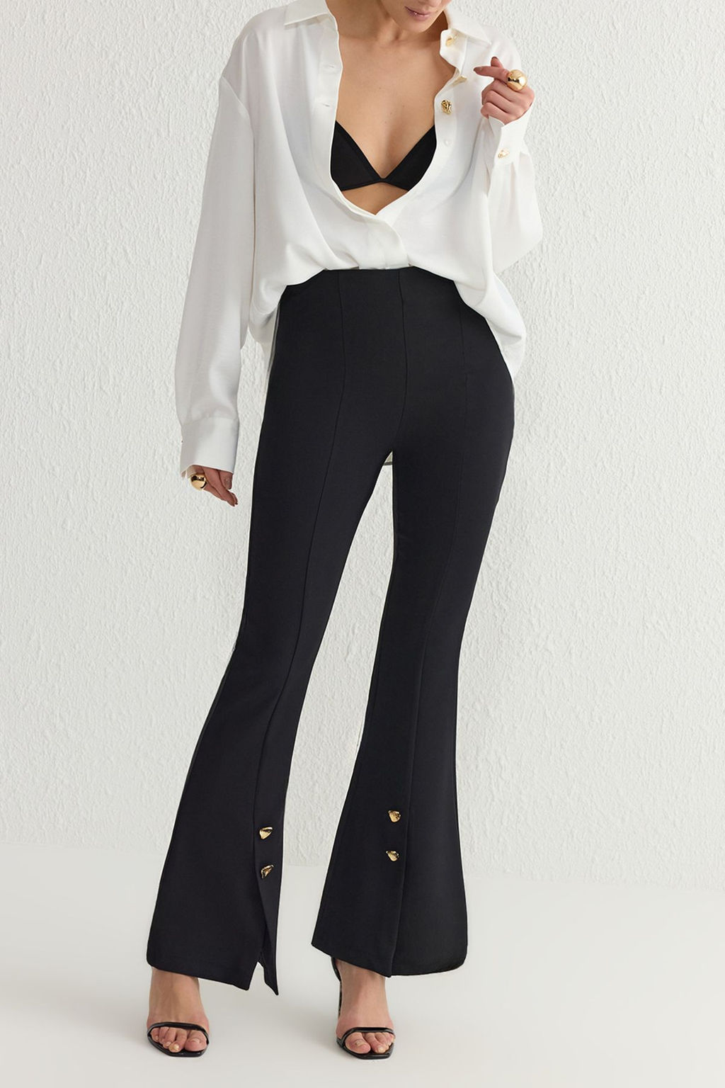 TRENDYOLMILLA Siyah Aksesuar Detayl? Dokuma Pantolon TPRSS25PL00002