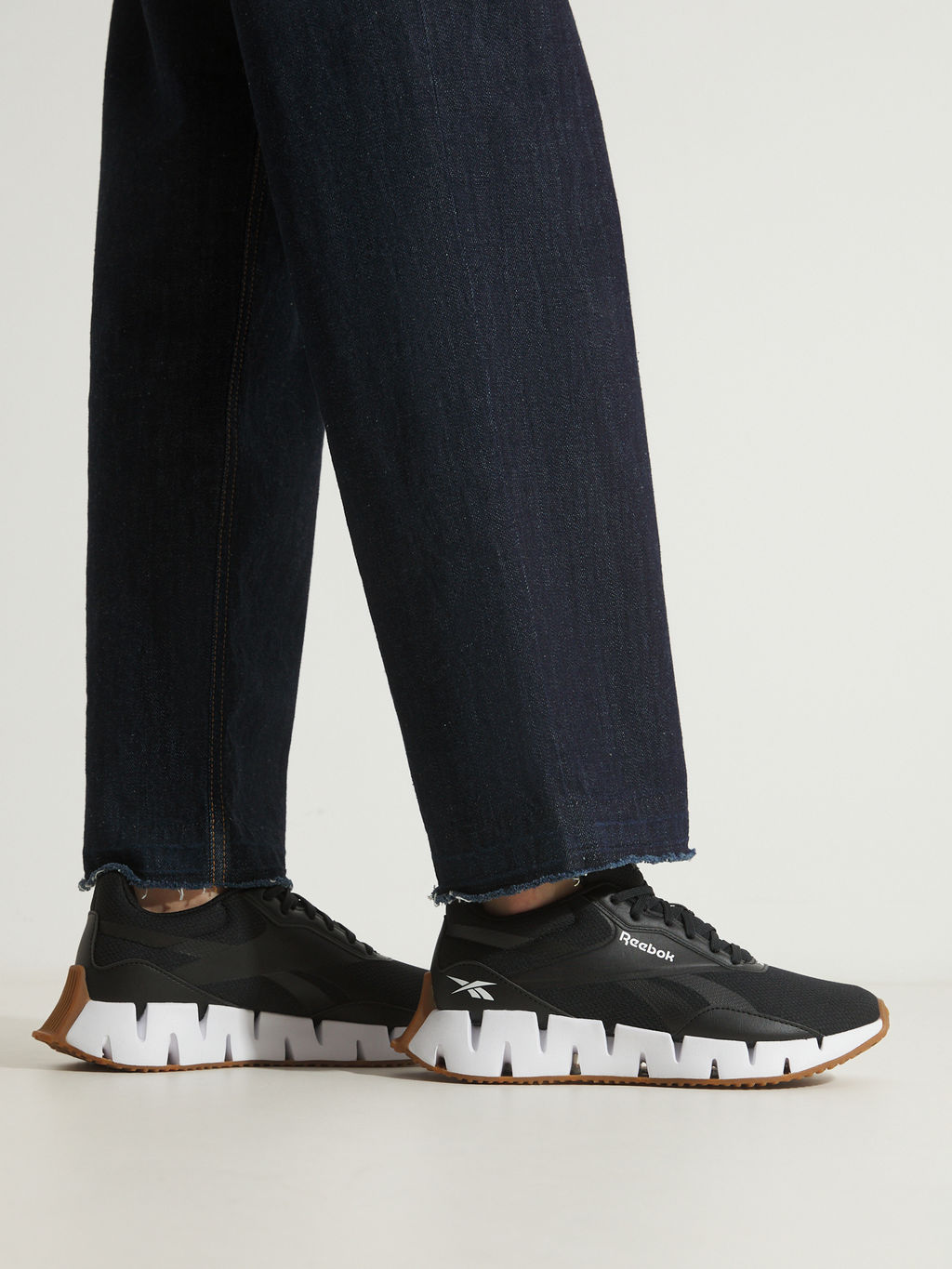 Женские кроссовки REEBOK ZIG DYNAMICA STR Артикул 4271086, черный