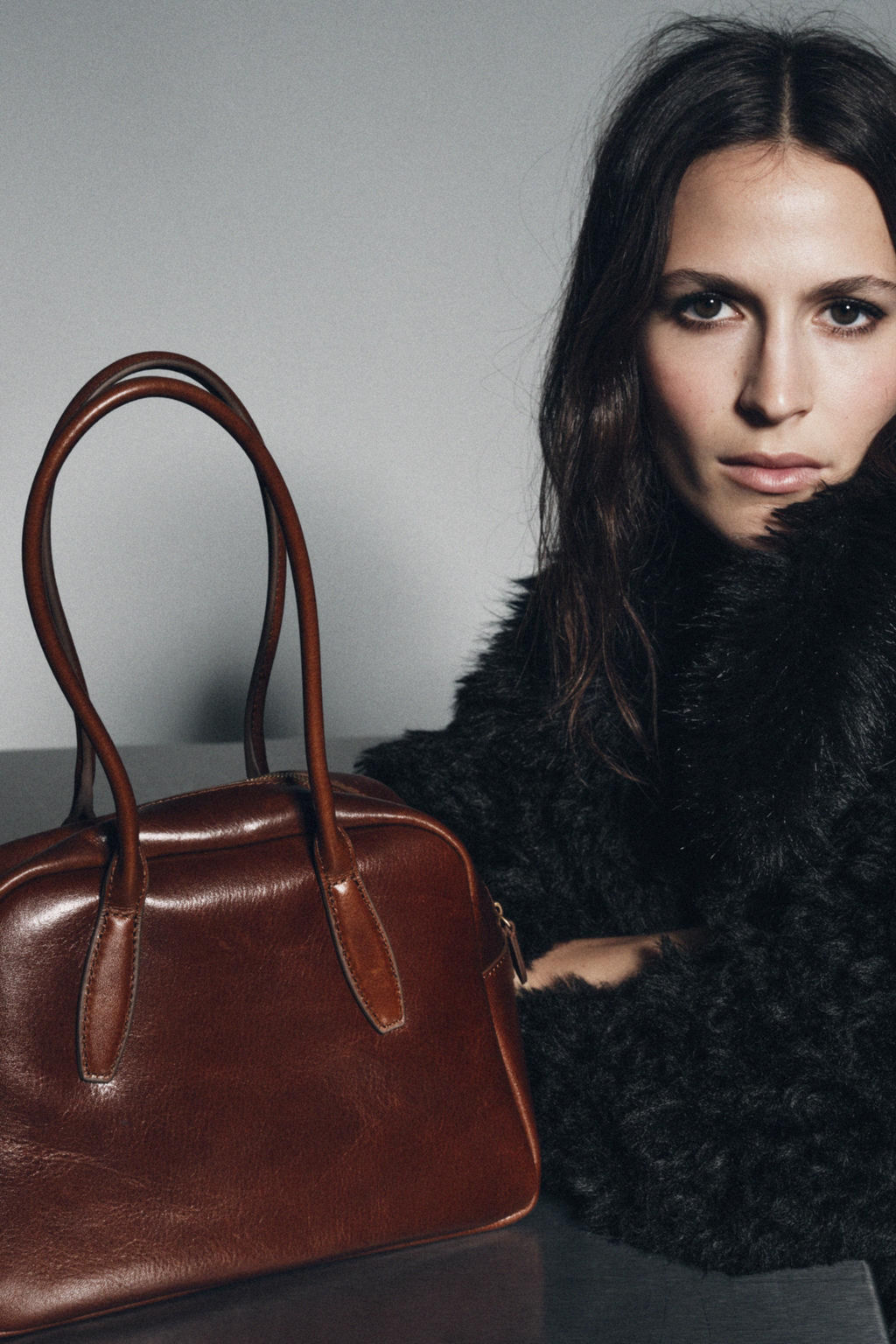 LEATHER BOWLING BAG - Zara фото 2