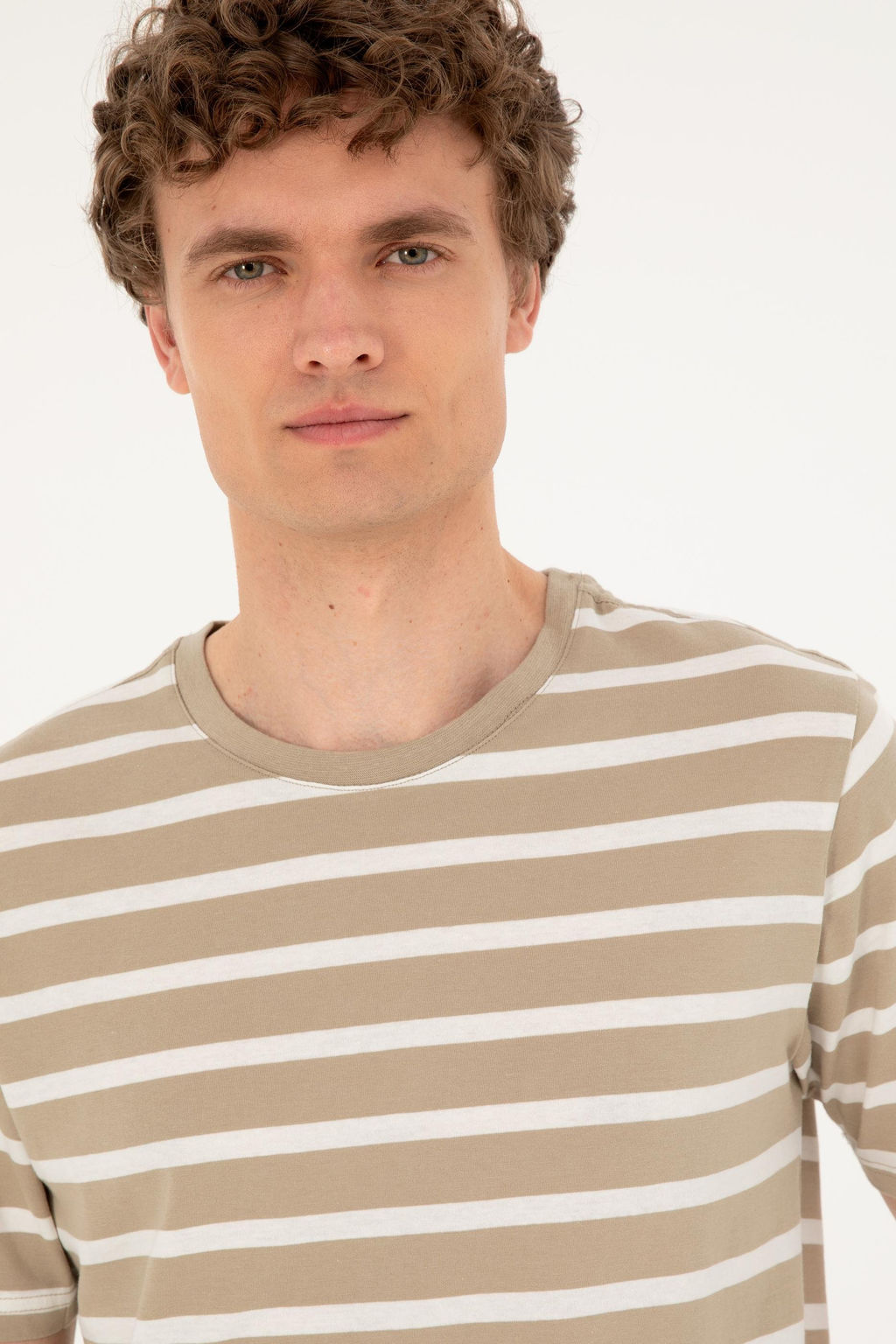 Мужская футболка светло-хаки Неожиданная скидка в корзине - U.s. polo assn фото 2