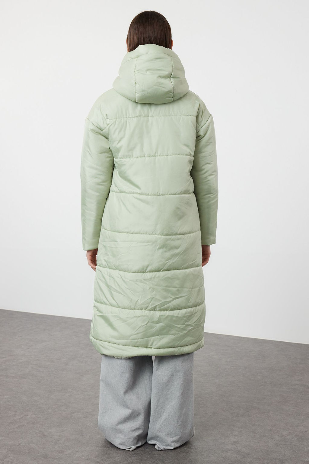 TRENDYOLMILLA Siyah Kapusonlu Su Itici Uzun Sisme Mont TWOAW24MO00136  фото 18