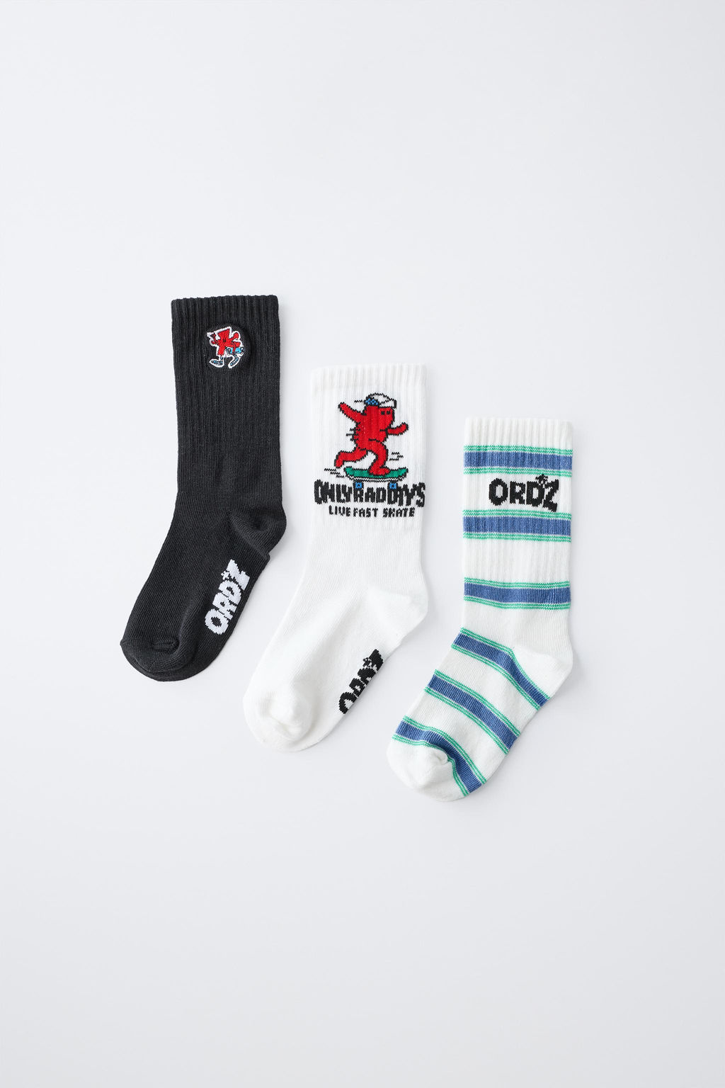 PACK TRES CALCETINES ESTAMPADO LOGO / Blanco / Negro - Zara фото 3