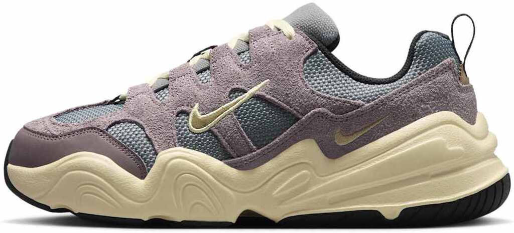 Кроссовки женские