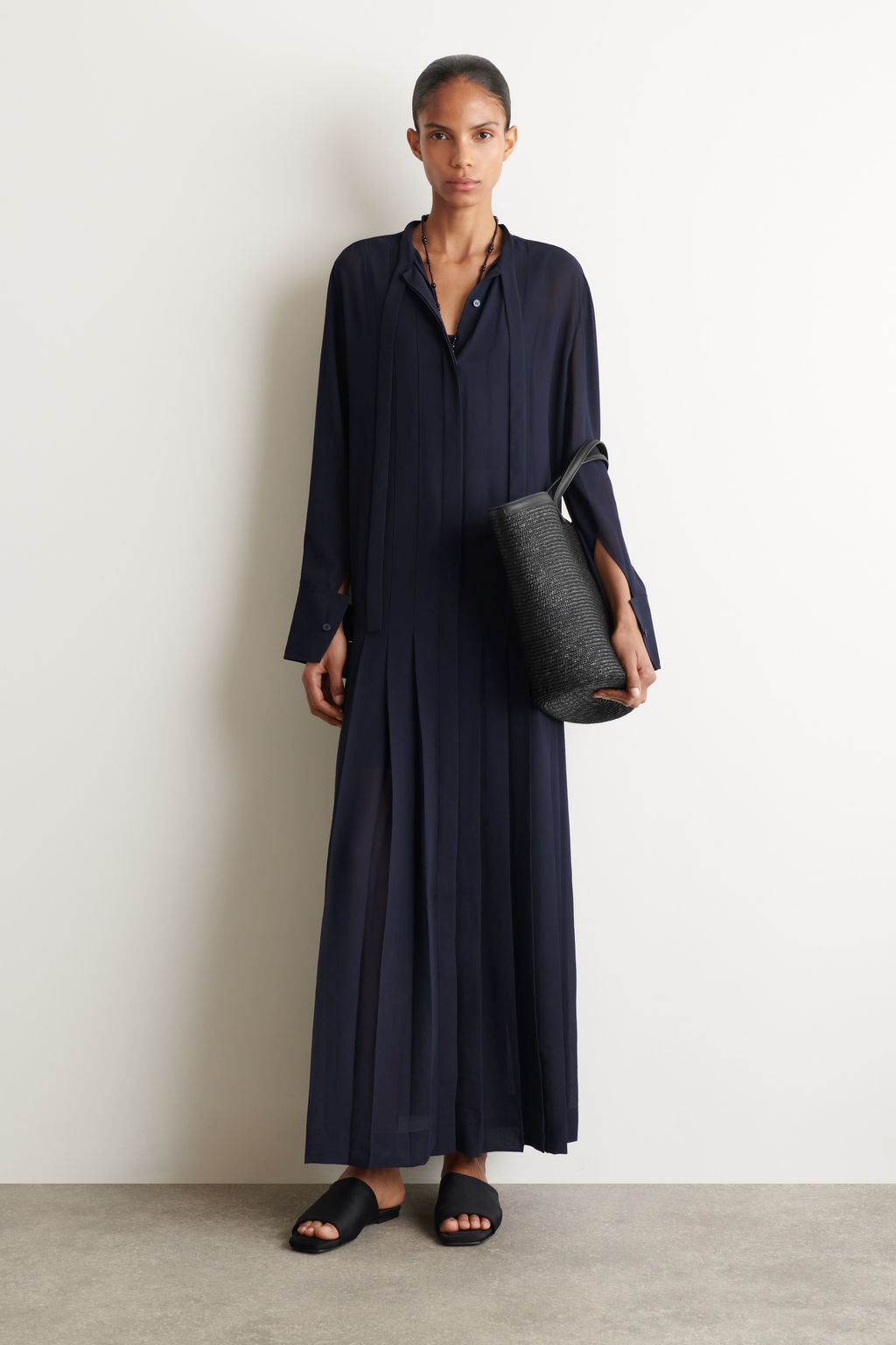 VESTIDO CAMISERO MIDI PLISADO CON LAZO - H&m фото 2