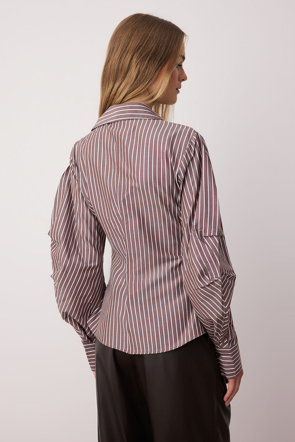 Trendyolmilla Ac?k Sar? Balon Kol Detayl? Bele Oturan Fitted Gomlek TWOSS25GO00155 фото 20