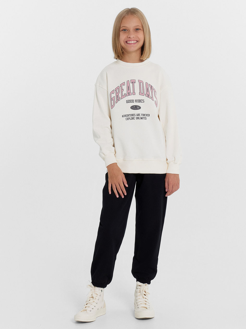 Комплект для девочек (джемпер, брюки) в молочном и черном цвете с печатью - Mark formelle фото 2