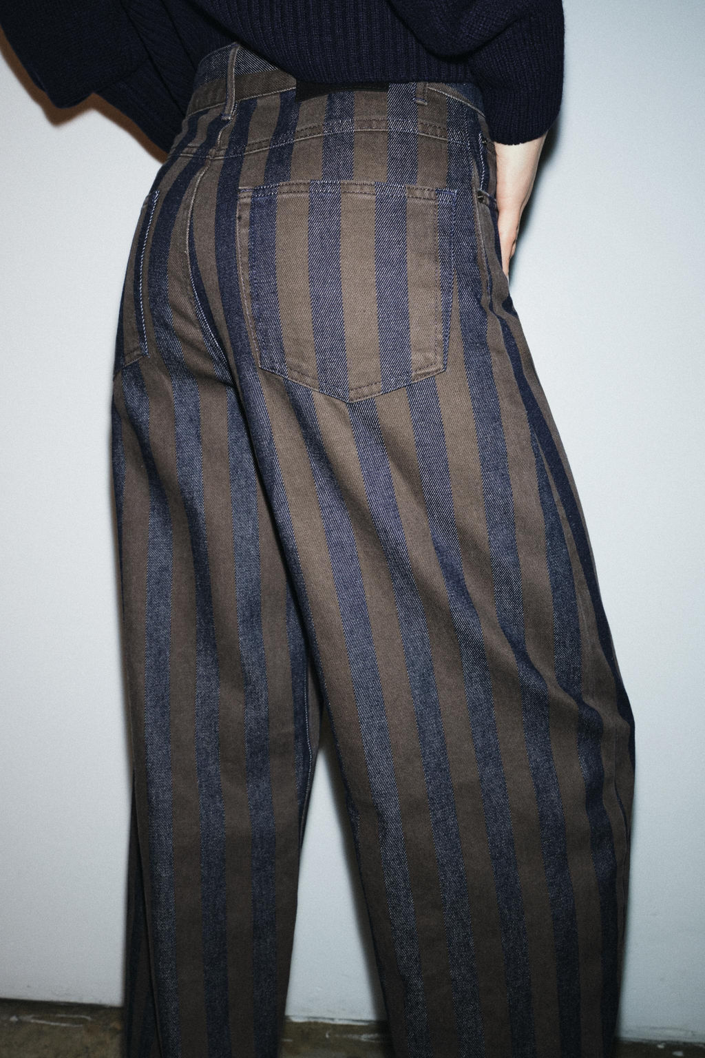ZW COLLECTION BARREL MID-WAIST JEANS - Zara фото 11