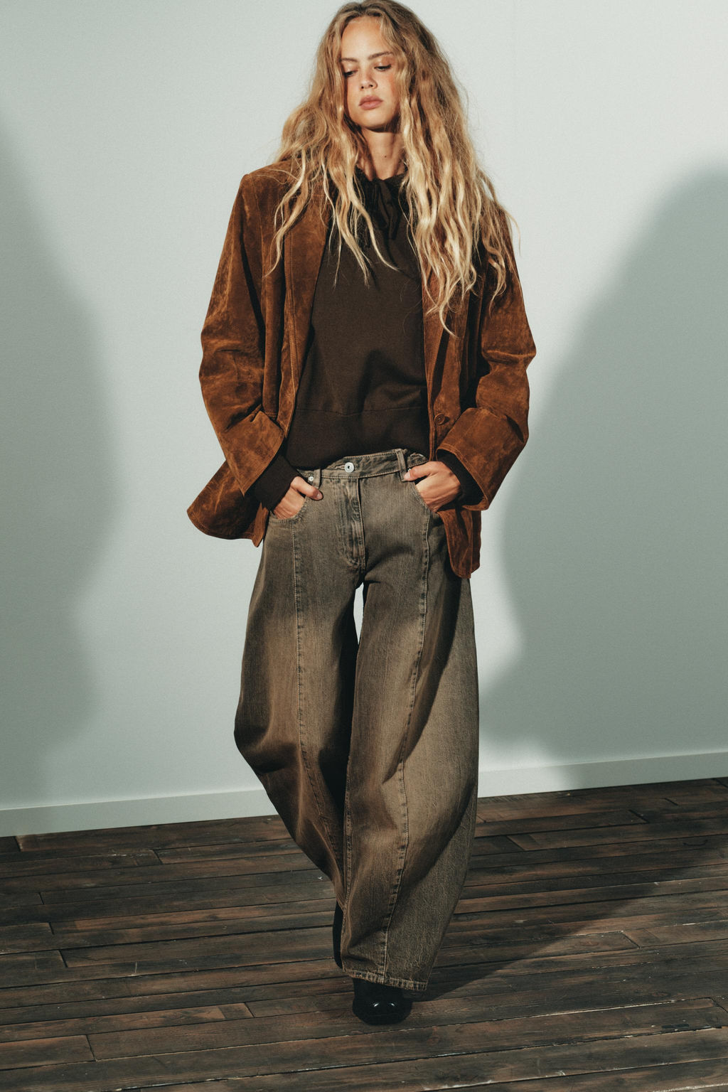 TRF OVERSIZE LOW-RISE JEANS