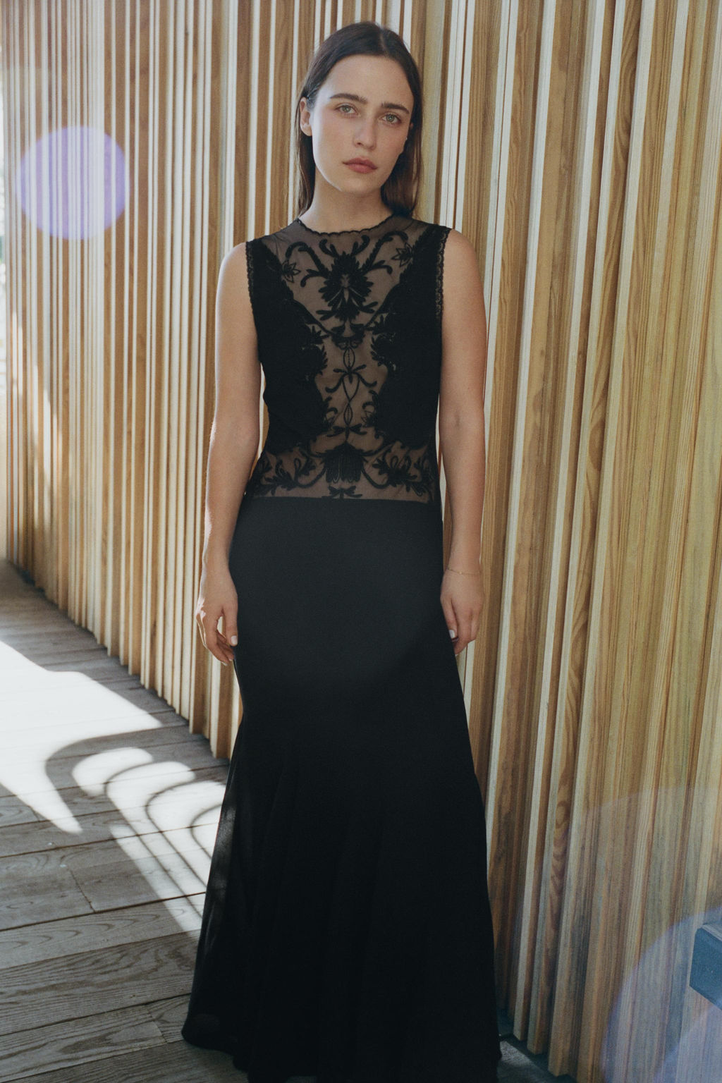 VESTIDO GODETS BORDADOS ABALORIOS / Negro