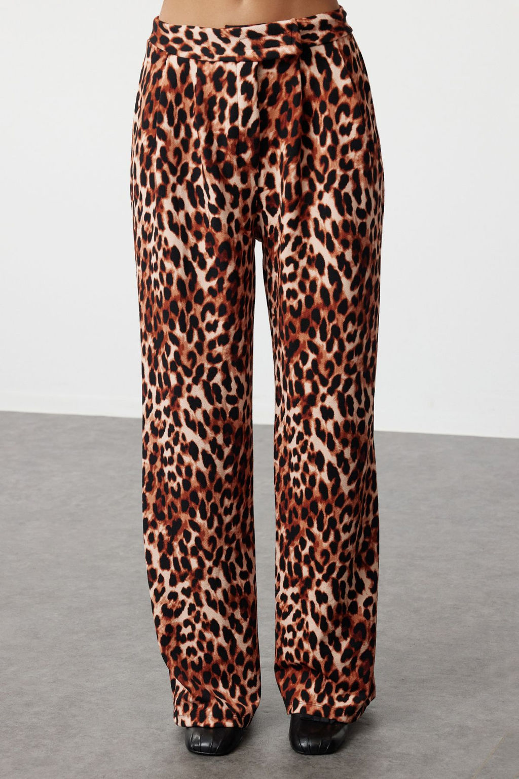 TRENDYOLMILLA Siyah C?rt C?rt Kapamal? Yuksek Bel Pileli Wide Leg/Genis Kesim Orme Pantolon TWOAW24PL00177  фото 63