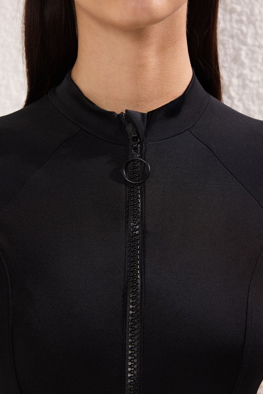 TRENDYOLMILLA Siyah Fermuarl? K?sa Kollu Regular Sorf Mayosu TBESS25MA00110  фото 4