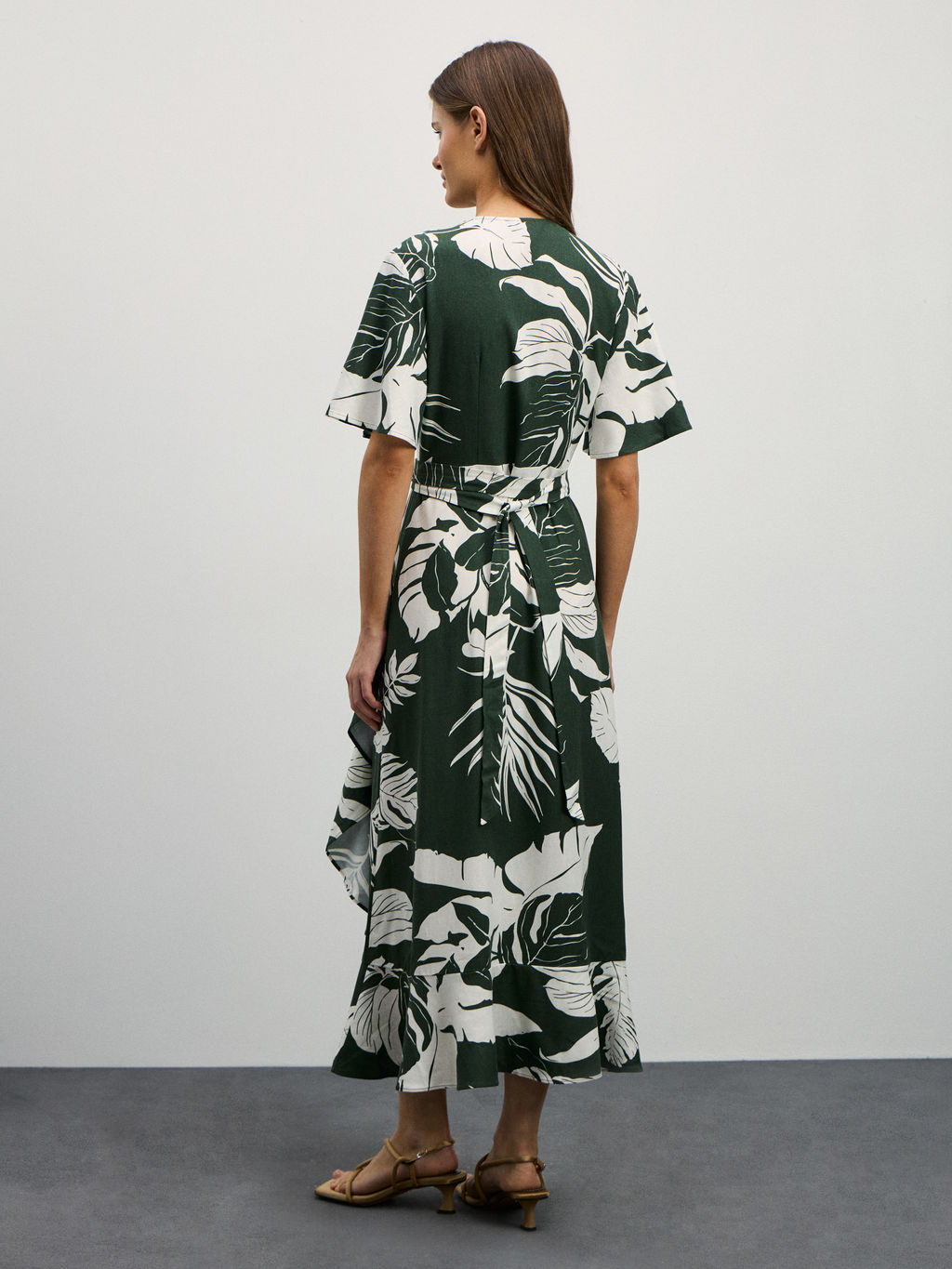 Платье на запах с воланом / Zarina  фото 3