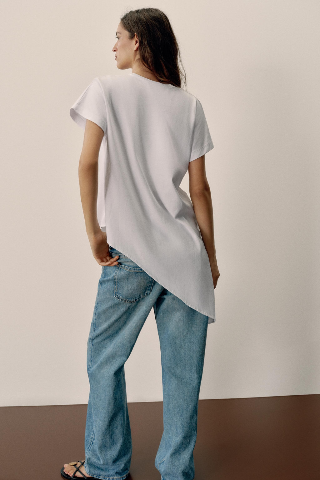 CAMISETA ASIM?TRICA MANGA CORTA / Blanco - Zara фото 6