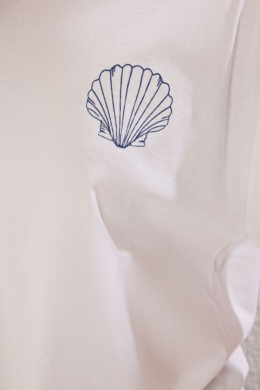 TRENDYOLMILLA Mavi S?rt Bask?l? Oversize/Genis Kal?p Orme T-shirt TWOSS25TS00106 фото 3