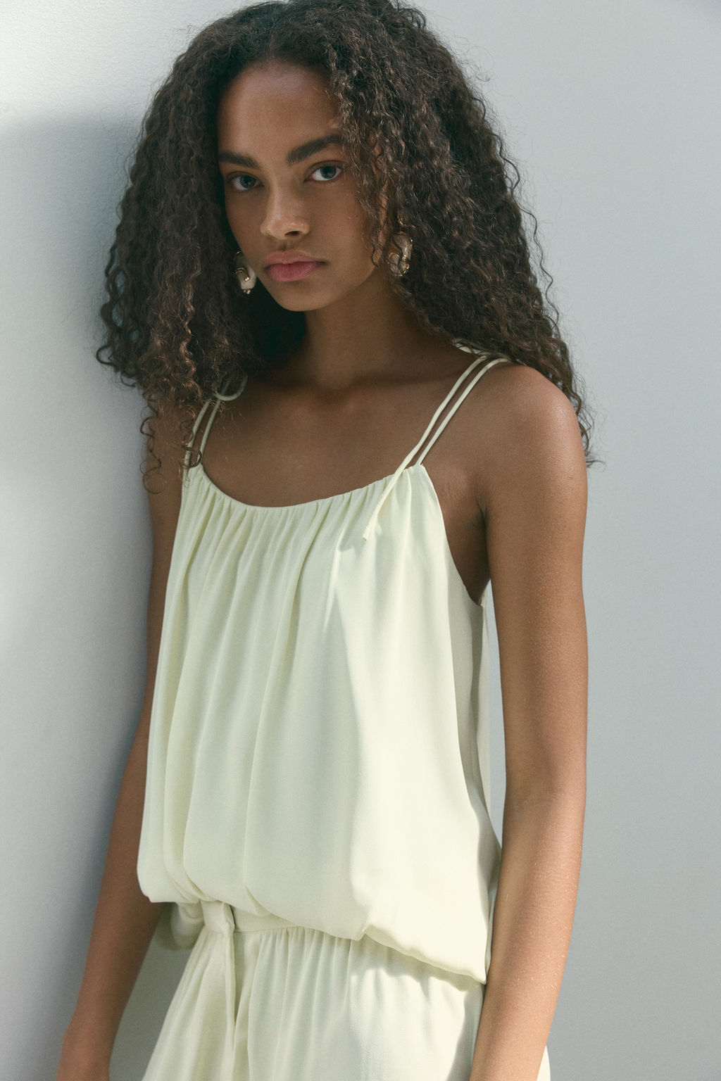 Top de tirantes con bajo globo - H&m фото 3