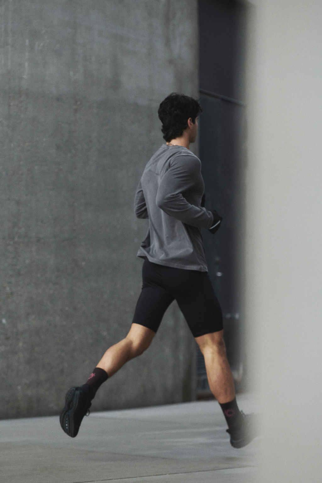 Camiseta de deporte con DryMove Regular Fit - H&m фото 9