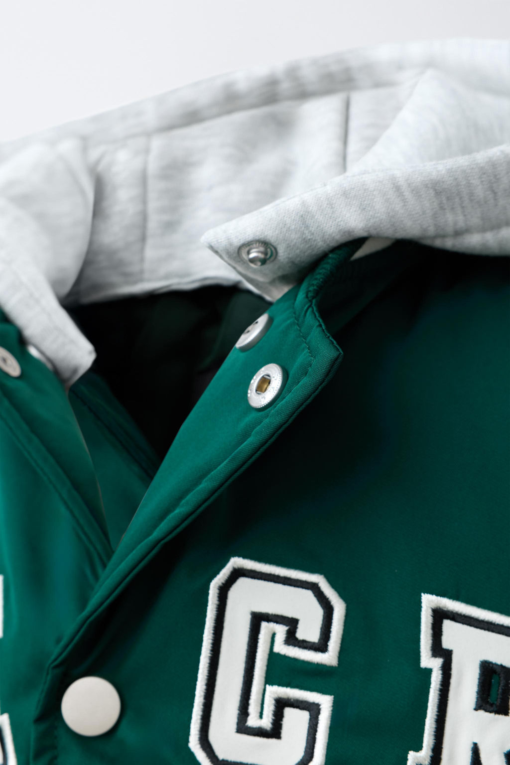 QUILTED VARSITY BOMBER JACKET WITH DETACHABLE HOOD - Zara фото 6