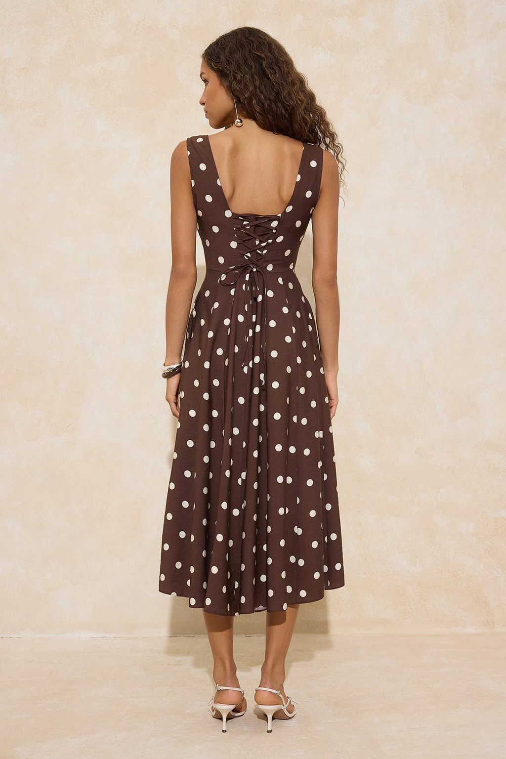 Kahverengi Puantiyeli Baglama Detayl? Midi Dokuma Elbise TWOSS26EL00055 - Trendyolmilla фото 7