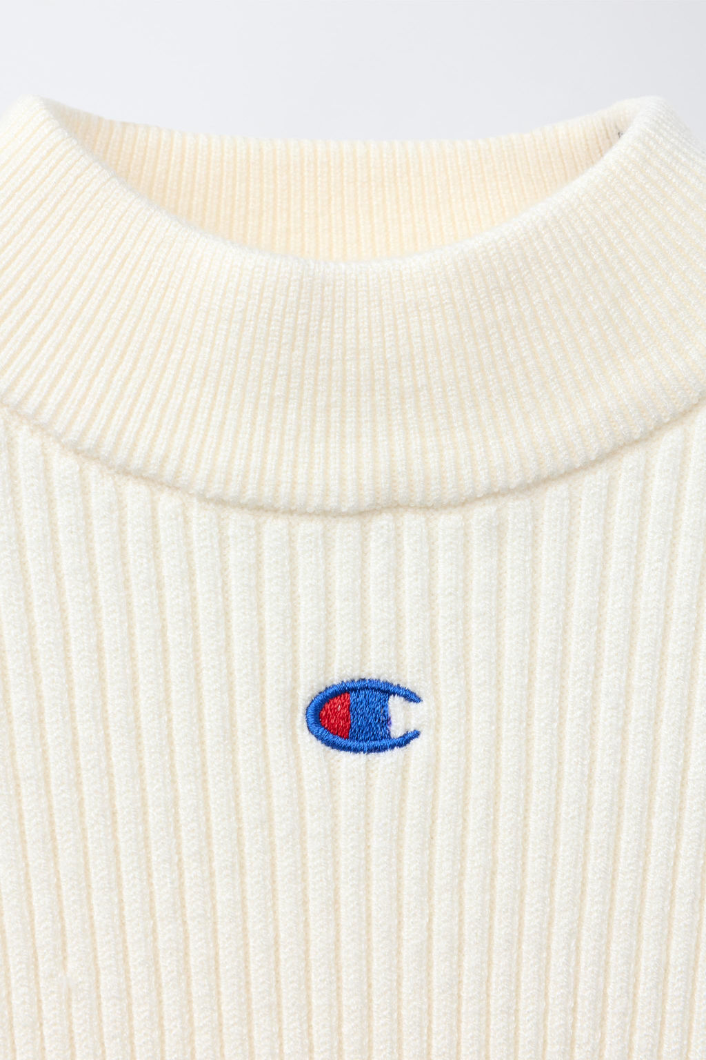 CHAMPION ® X ZARA RIBBED HIGH NECK SWEATER  фото 3