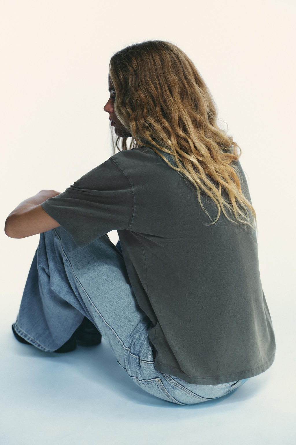 FADED-EFFECT PATCH T-SHIRT - Zara фото 3