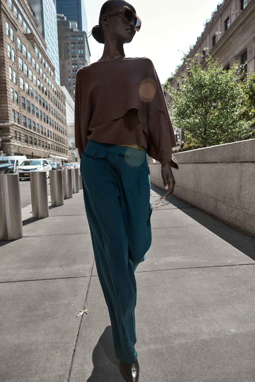 WIDE-LEG TROUSERS WITH DARTS