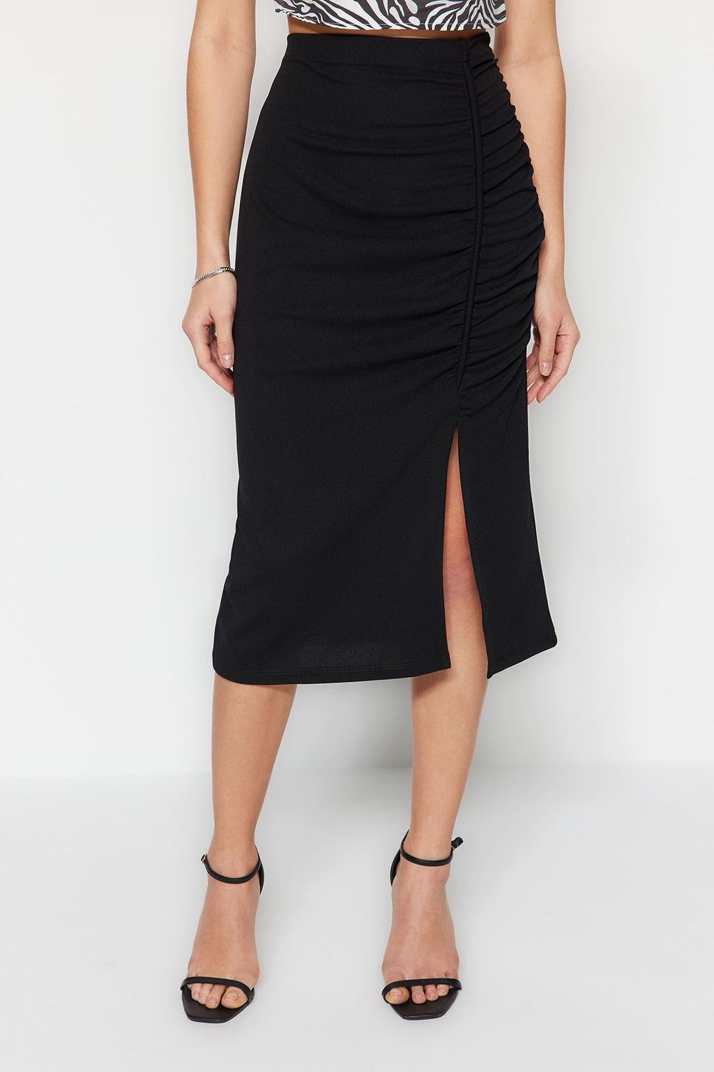 TRENDYOLMILLA Siyah Yuksek Bel Drape ve Y?rtmac Detayl? Krep Kumas Midi Orme Etek TWOSS23ET00316  фото 3