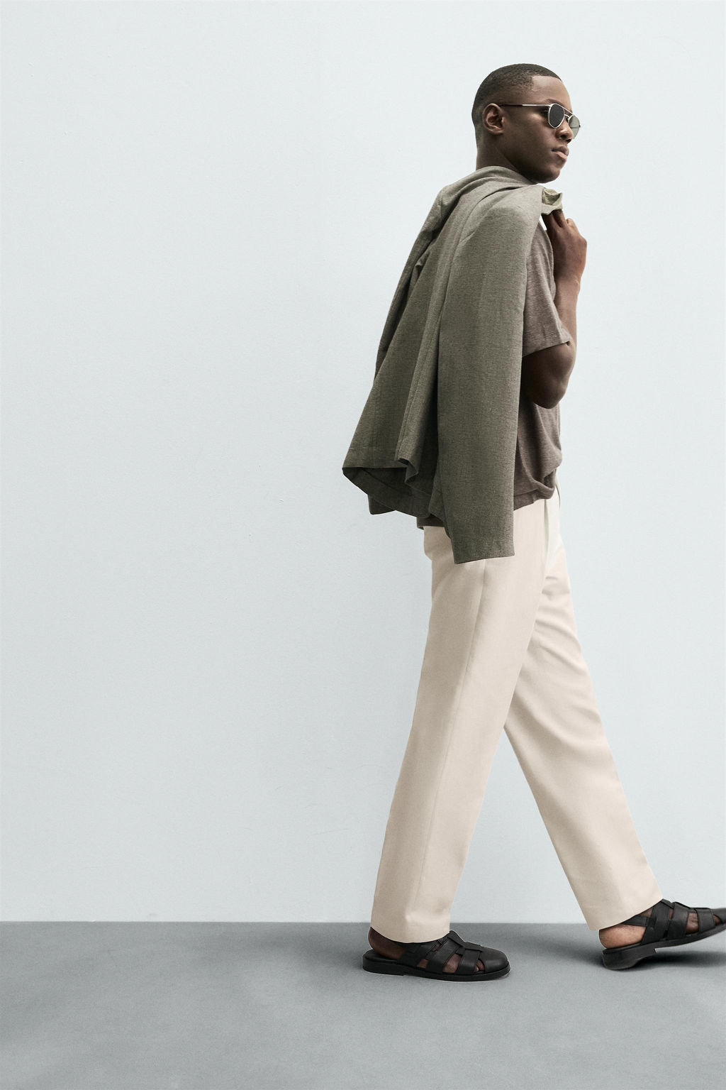 REGULAR FIT PLEATED TROUSERS - Zara фото 6
